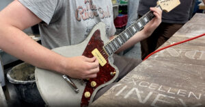 Gitarre aus Leichtbeton